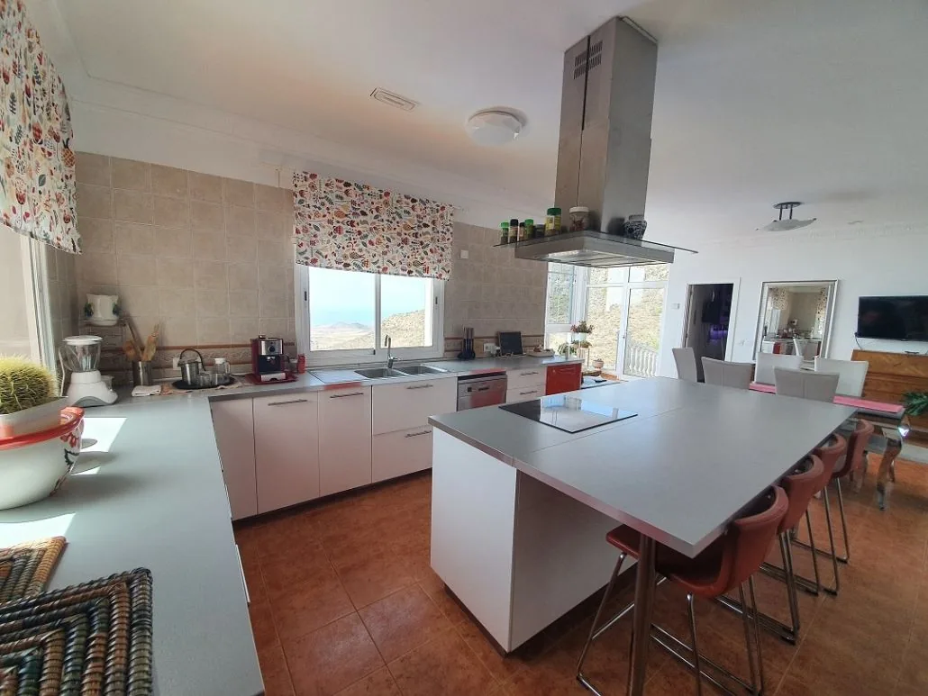 Cocina y comedor — Finca La Fortaleza